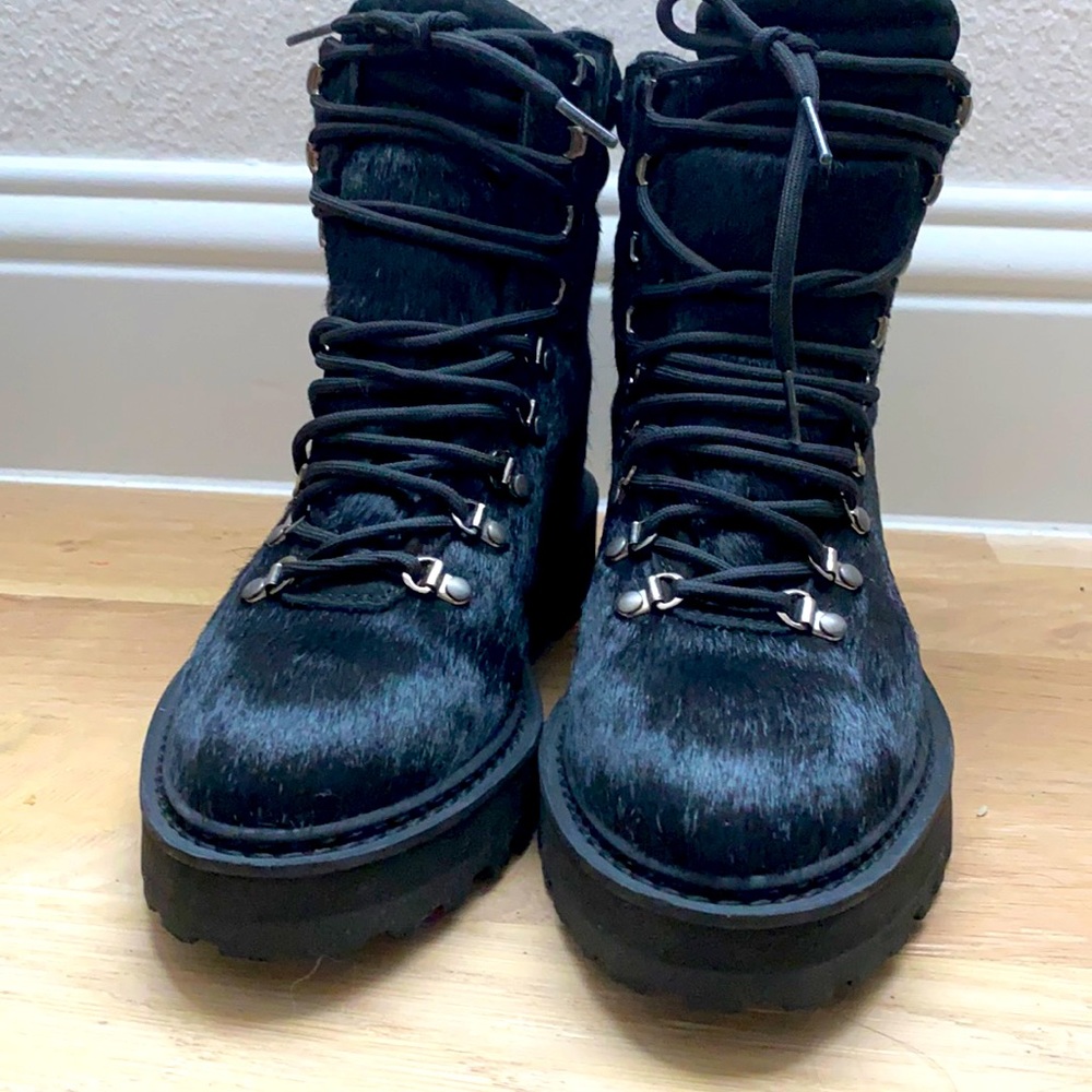 Diemme hiking boots. 100% hair calf.